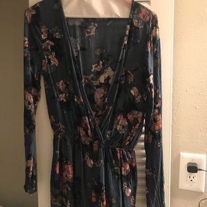 Cute Floral Romper from Dress Up boutique. Size M